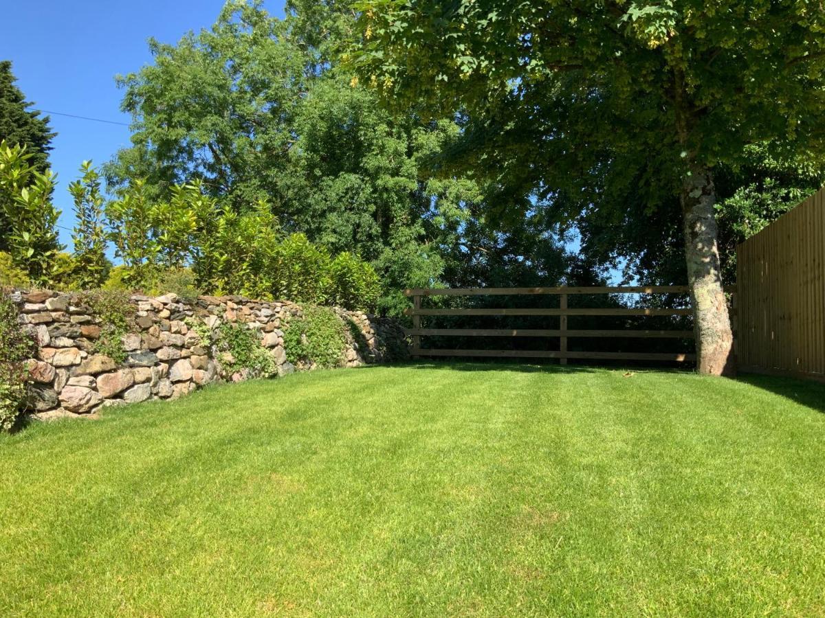 Smithaleigh Farm And Hotel