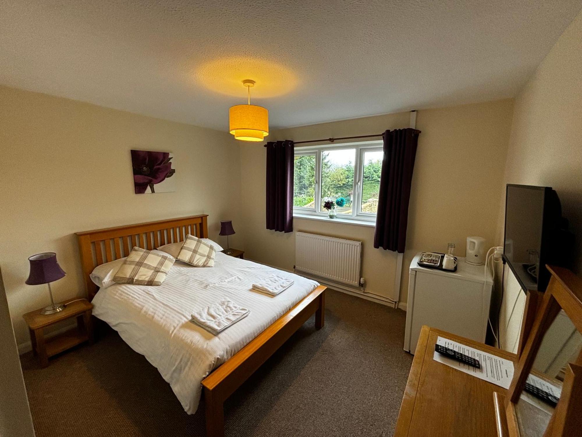 Smithaleigh Farm And Hotel