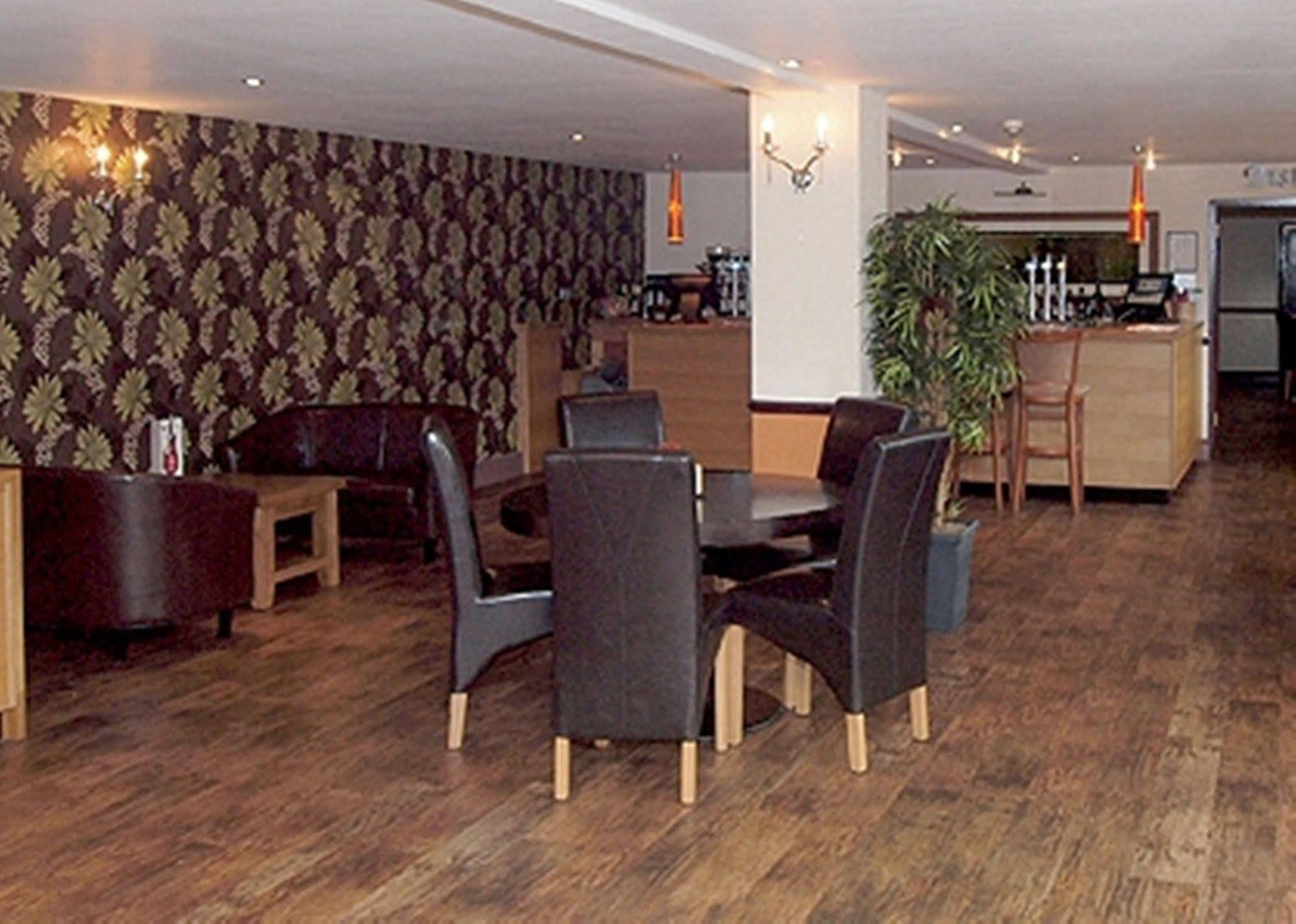 Smithaleigh Farm And Hotel 3*