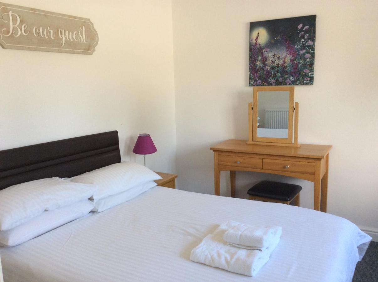 Smithaleigh Farm And Hotel